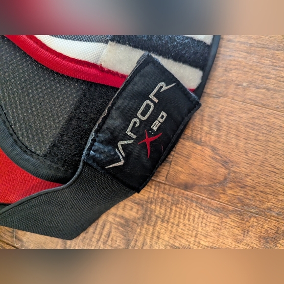 Bauer Vapor X2.0 Hockey Shoulder Pads Juniors Small 60-90lbs NWOT - Picture 3 of 13